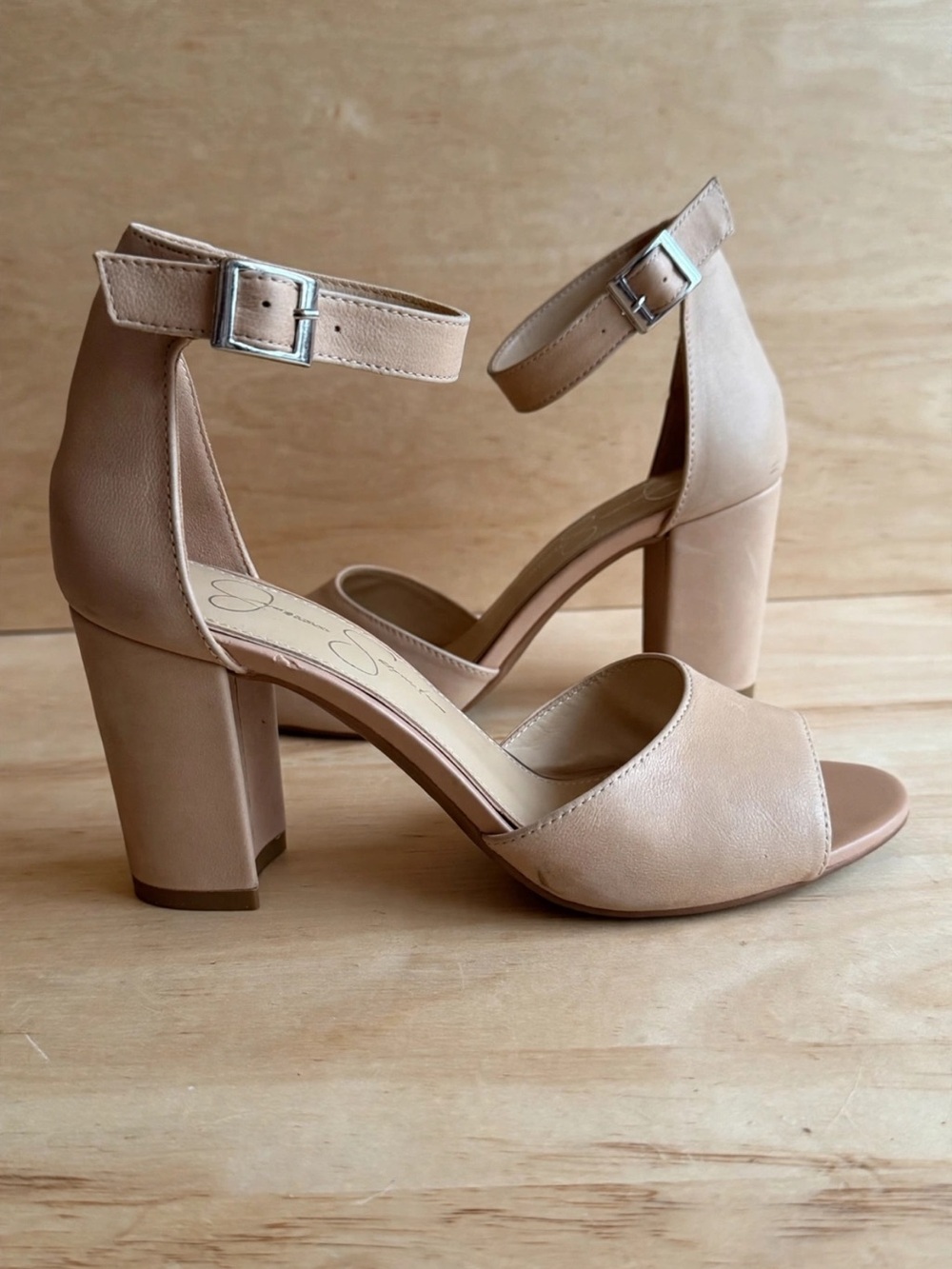 Jessica Simpson Sherron nude leather block heel sandals 6.5